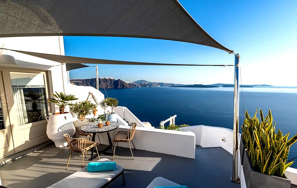 Kima Oia Suites